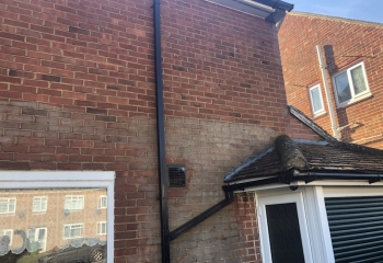 Cleaning house bricks in Hampshire with a commercial pressure washer